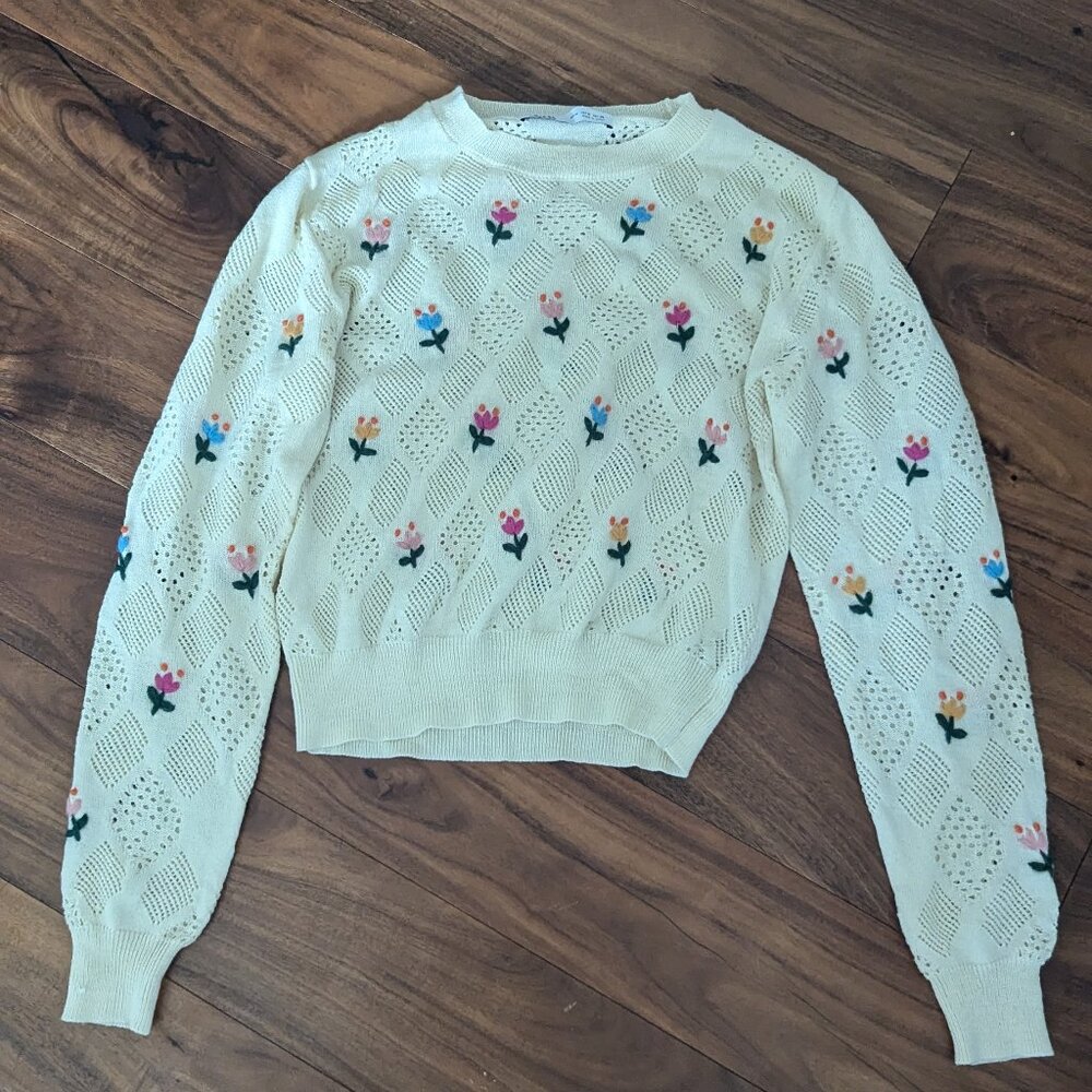 Zara floral crop sweater size M
